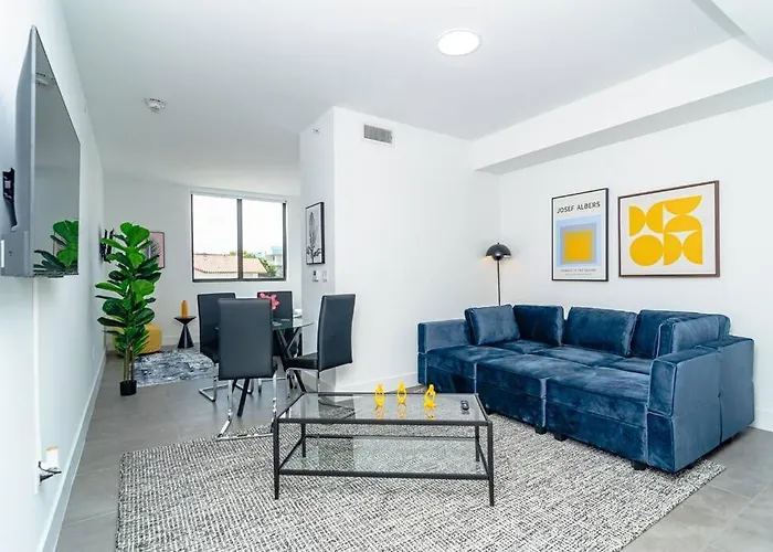 King Bed Brand New Oasis Minutes To Brickell