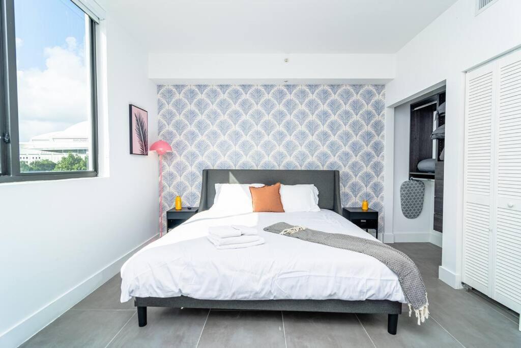 King Bed Brand New Oasis Minutes To Brickell *
